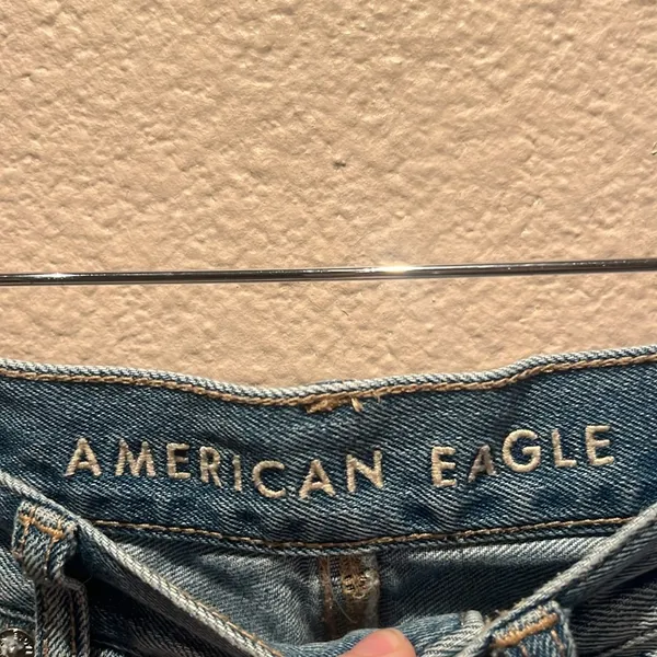 American Eagle Woman’s Mom Jeans Size 00 Short Distressed - Image 13