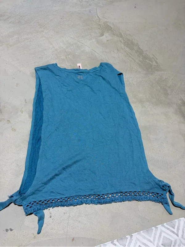 Victoria’s Secret NWTBlue Sleeveless Crochet Hem Tank Top LARGE - Image 8