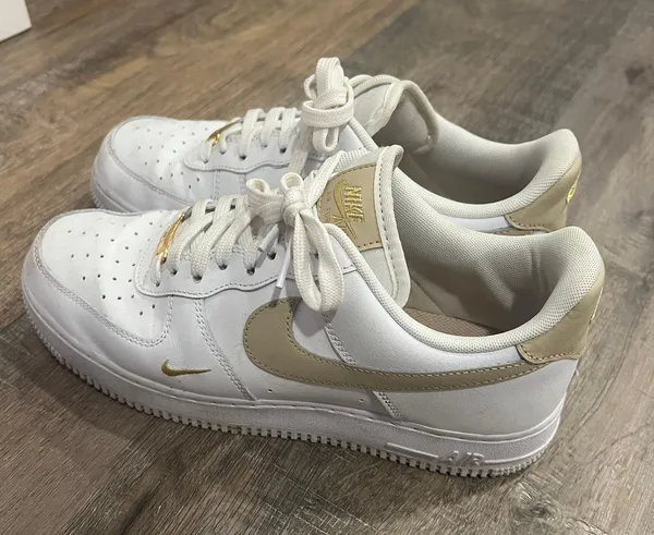 Nike gold  air force 1 size 10 - Image 5