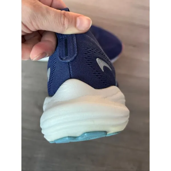 Brooks Women's Glycerin GTS 22 size 8 blue - Image 3