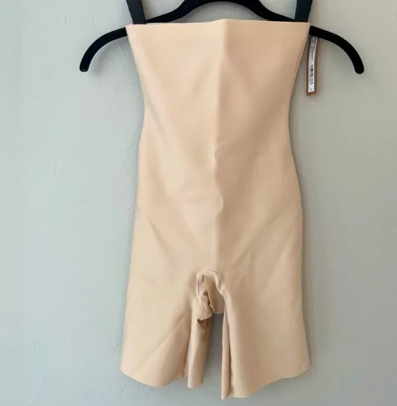 SKIMS Body High Waist Shapewear Shorts M - Image 2