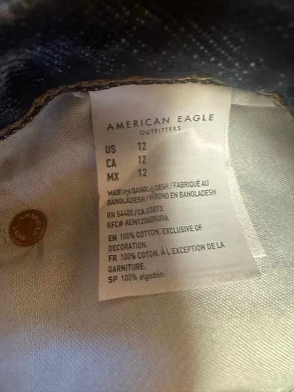 American Eagle 90s Boyfriend Denim Shorts Sz 12 Distressed Raw Hem EUC - Image 5