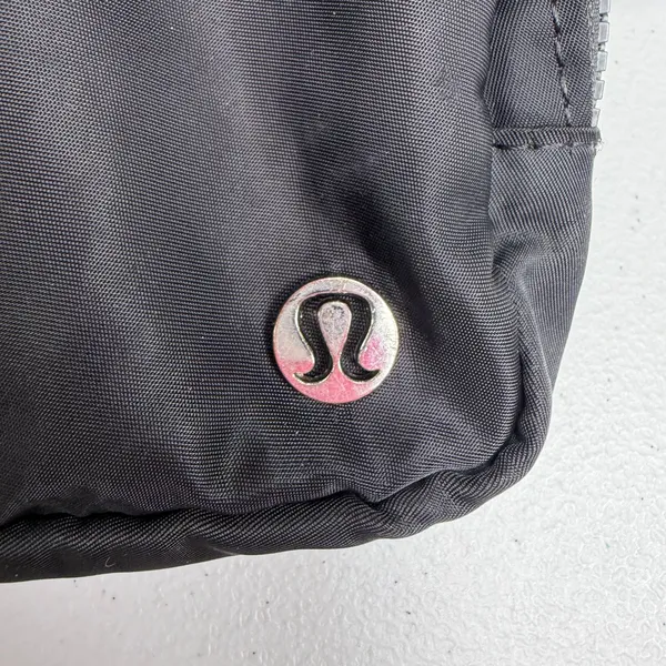 Lululemon Athletica Everywhere Belt Bag 1L Logo Print Black Bum Fanny Pack Sling - Image 4