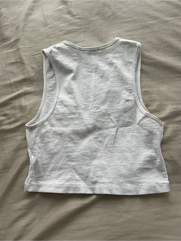 Zara White Ribbed V-Neck Crop Top - Image 2