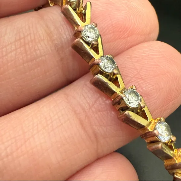 Vintage Unsigned Gold-tone Clear Rhinestone Crystal V Chevron Tennis Bracelet - Image 6