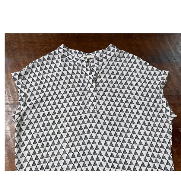 Pleione‎ Short Sleeve Blouse w White/Black Geo Pattern Dolman Sleeves Career - M - Image 4
