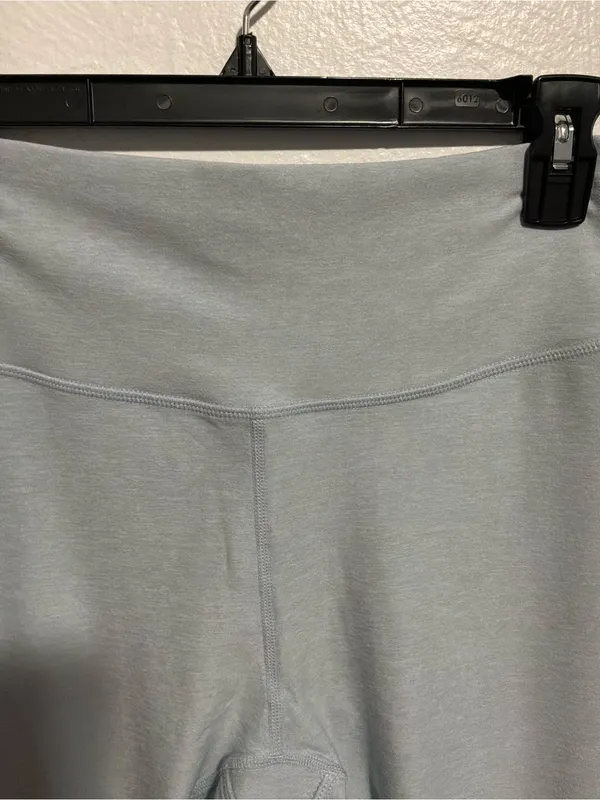 #67 Fabletics Light Blue Heather Flex High-Waisted Leggings Size XL - Image 8
