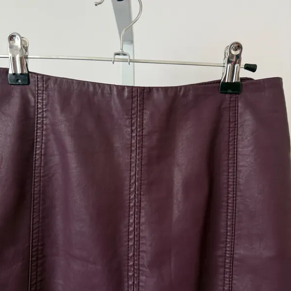 Free People sz 4 Purple‎ Faux Vegan Leather Mini Skirt Moto Plum Party Boho - Image 2