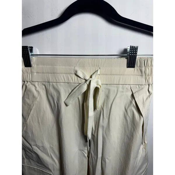 Brand New Halara Women's Size XS White Cargo High Waisted Pants - Image 4