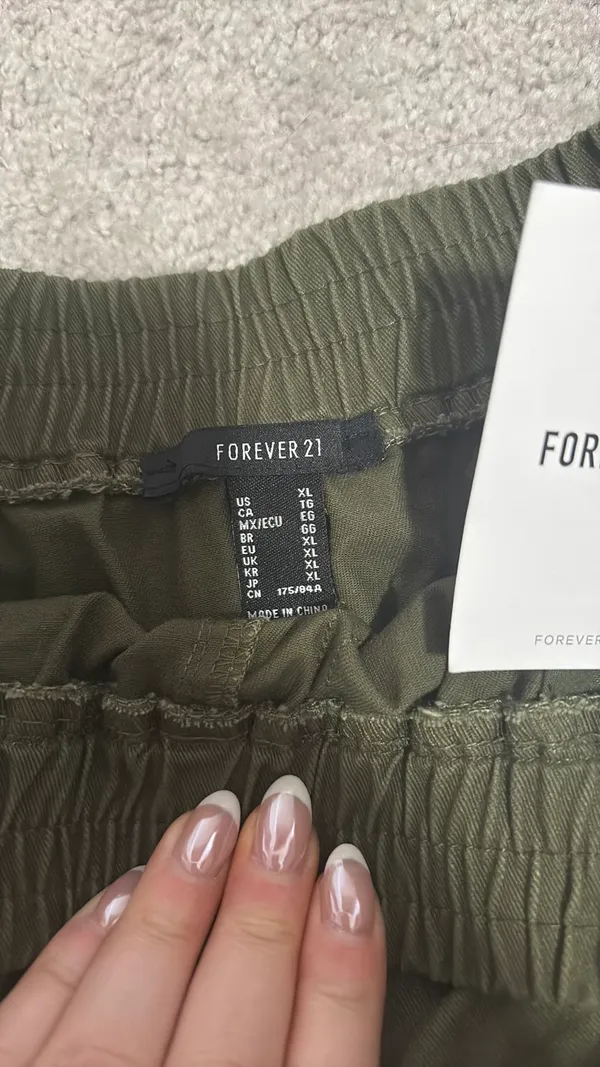 Forever 21 Green shorts - Image 3