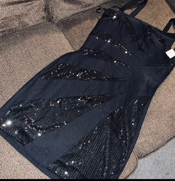 City Triangles sequins mini dress - Image 6