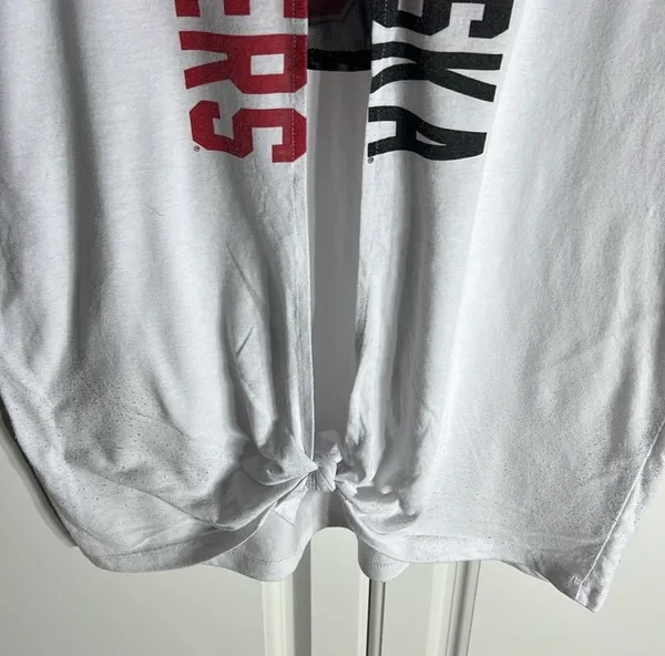 5th & Ocean Stylish white t-shirt featuring bold red lettering. Perfect for casual outings. Nebraska shirt size medium - Image 3