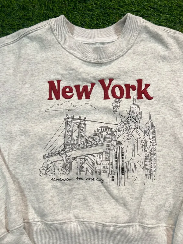 Abercrombie & Fitch New York NYC Graphic Cropped Sweatshirt Womens XS Gray - Image 4