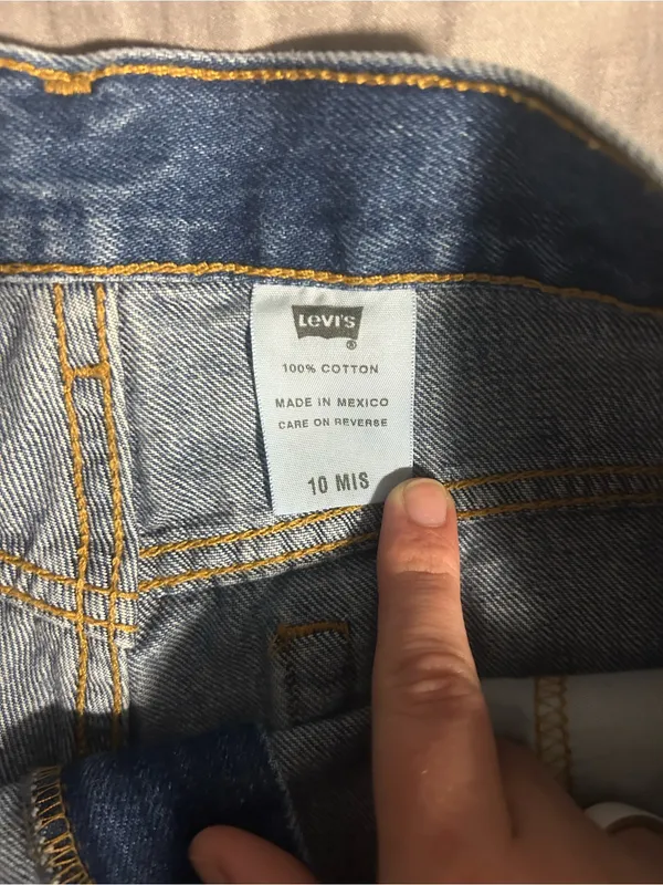 Levi's Women's Blue Denim Shorts Size 10 - Image 2