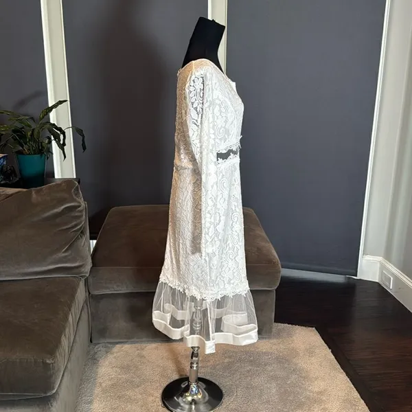 White Floral Lace Mermaid BodyCon Dress Sheer Ruffle Hem Tag XXL (U.S. L) NEW - Image 4