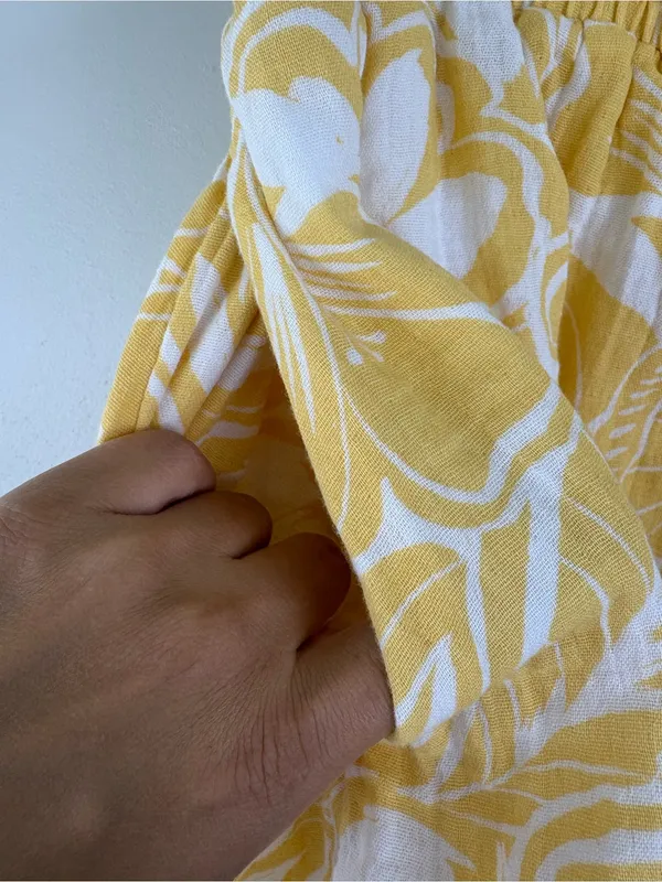 Old Navy Crinkle Gauze Ruffle Waist Mini Skort Size Large Yellow Floral - Image 3