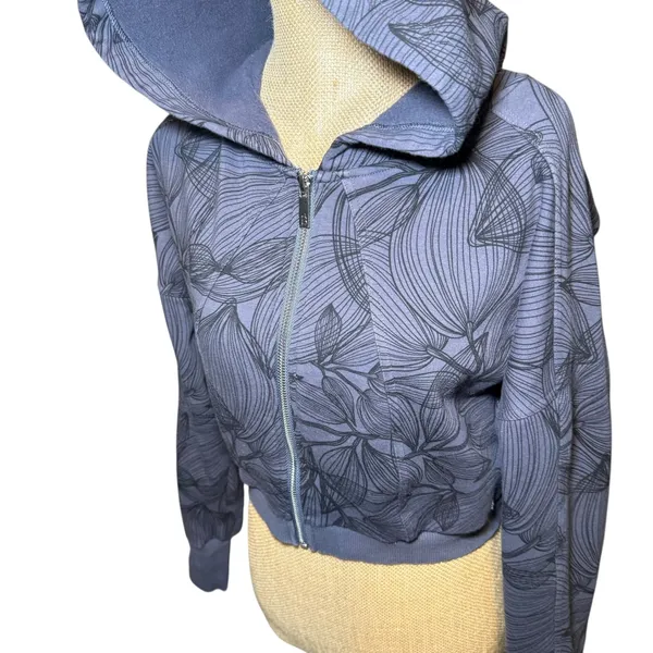 Buff Bunny Collection Cropped Zip Up Hoodie Charcoal Leaf Print Athleisure‎ M - Image 7