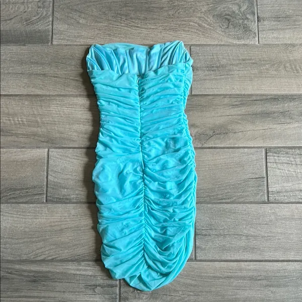 Tic Toc Blue Strapless Ruched Bodycon Dress - Image 4