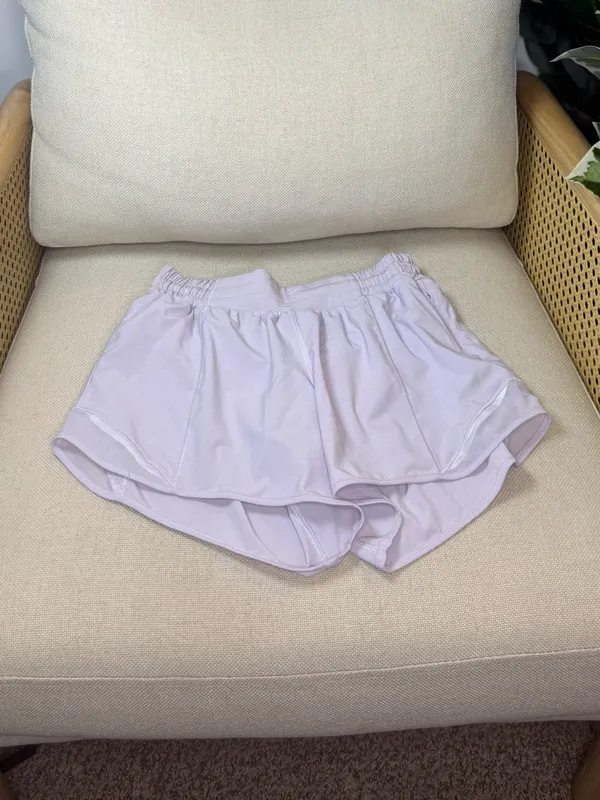 Lululemon Hotty Hot Short *Long 4" Size 4 - Image 4