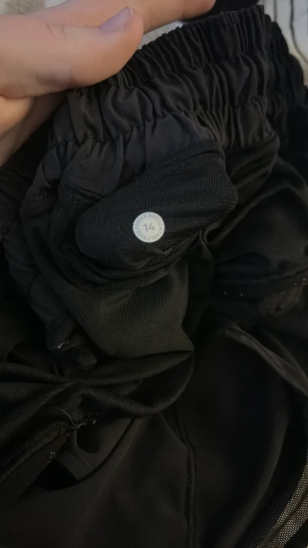Lululemon Hotty Hot 4" shorts - Image 5
