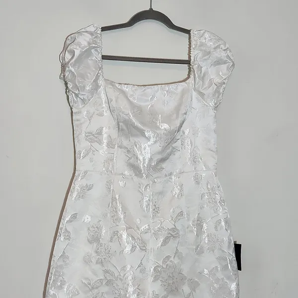 Lulus White Off the Shoulder Cropped Jumpsuit NWT Size Medium Wedding Jumpsuit - Image 9