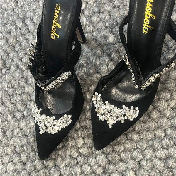 Non Signe Elegant Black Crystal Embellished Slip On Heel Size 7 - Image 3