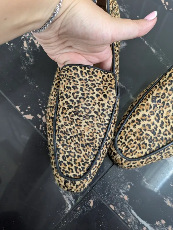 Via Spiga Leopard Print Calf Hair Loafers Size 7.5 - Image 2
