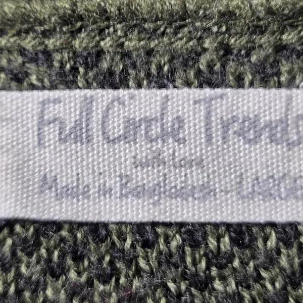 Full Circle Trends Camo Distressed Knit Sweater L‎ Fits S/M Y2K Fringe Crop - Image 6