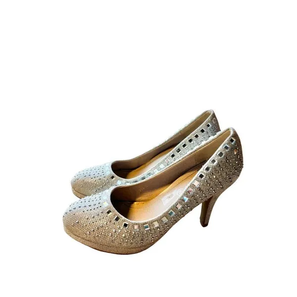 Elegant Silver Rhinestone High Heels Womens Size 6.5 midheel - Image 2