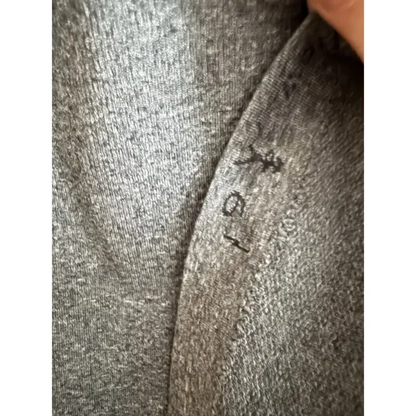 Lululemon Run swiftly‎ short sleeve V Neck Tank Top Size 6 gray - Image 3