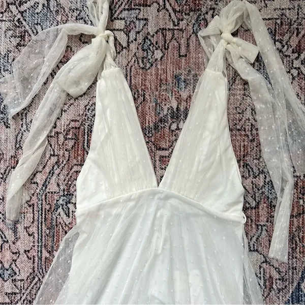NWT One and Only Collective Tie Shoulder Mesh Tulle Dress Deep V Midi White Gown - Image 11