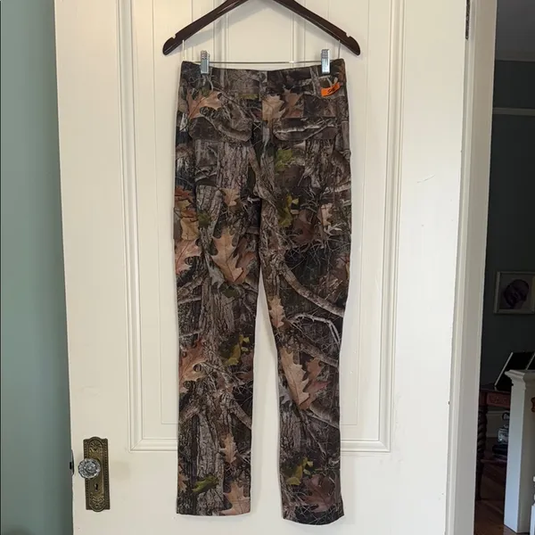 Green and Brown Cargo Pants with Camouflage Design - Image 10