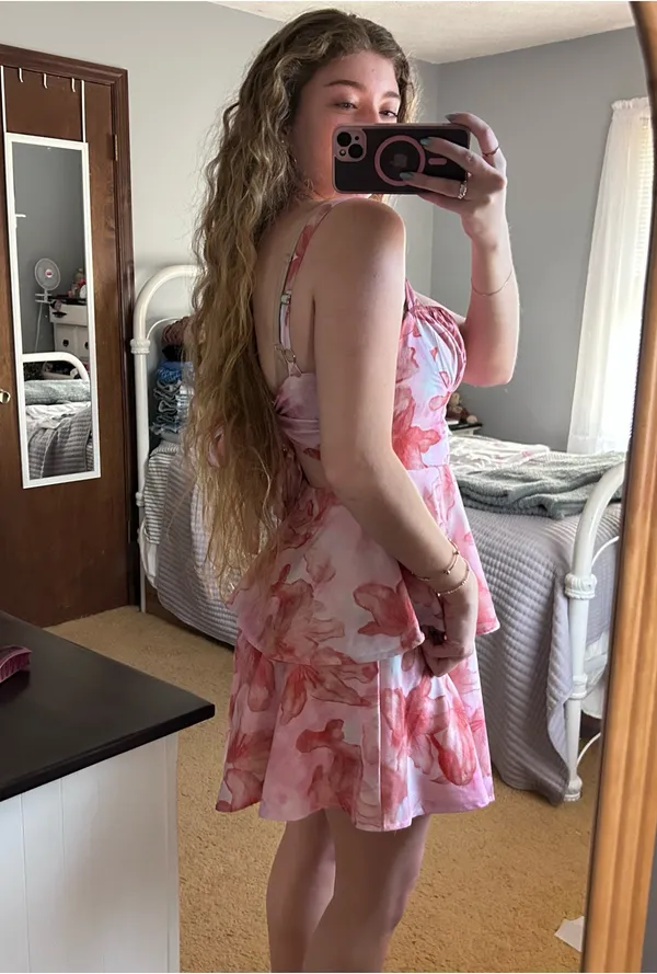 Selfie Leslie Summer/Spring Pink Floral dress - Image 4