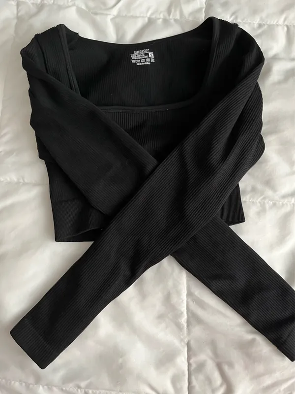 Long Sleeve Cropped Shirt Black - Image 2