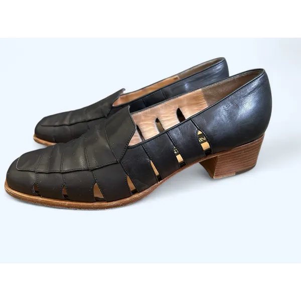 Vintage Mario Valentino Black Low Heeled Cut Out Loafer Dress Shoes size 39.5 - Image 3