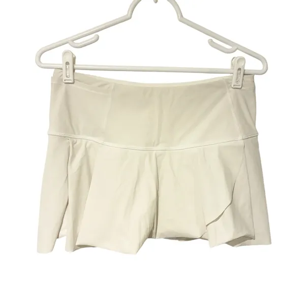 Lululemon White Hit Your Stride Skirt‎ Athletic Skort - Image 2