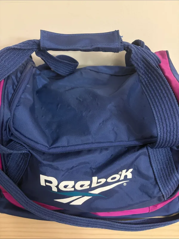 Reebok Vintage Blue and Magenta Duffel gym bag - Image 3
