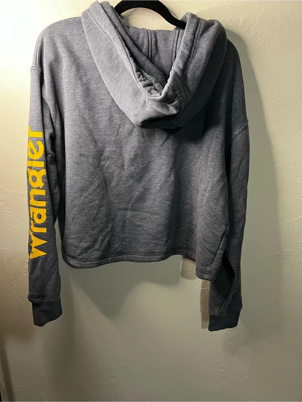 Wrangler x Yellowstone Dutton Ranch Cropped Graphic Hoodie Sweatshirt - Image 7