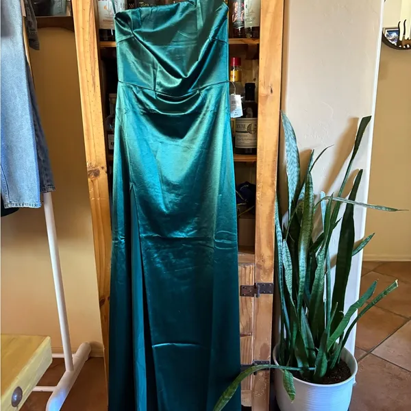 Windsor Rhiannon hunter Green Asymmetrical One-Shoulder Maxi Gown - Image 3