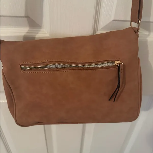 Elegant Tan Crossbody Bag - Image 5