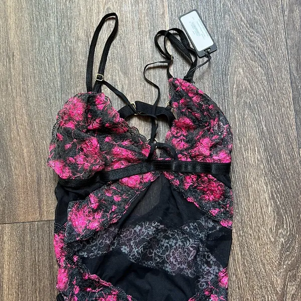 Floral Print Strappy Cup Teddy Black Size undefined - Image 2
