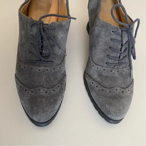 Ellen Tracy Active Gray Tobin Oxford Wedge SZ 8.5 suede booties‎ wingtip - Image 3
