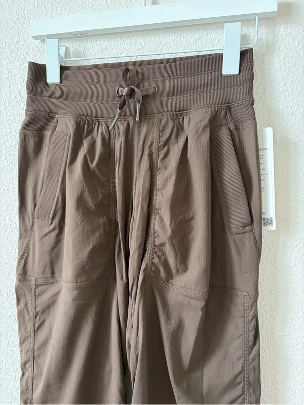 Lululemon Dance Studio Mid Rise Pant Regular Inseam Walnut Crunch Size 2 Sporty - Image 3