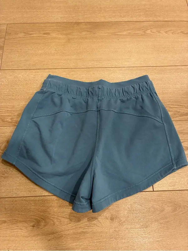 Lululemon Women’s Inner Glow High Rise Short 3” Utility Blue Size 6 - Image 6