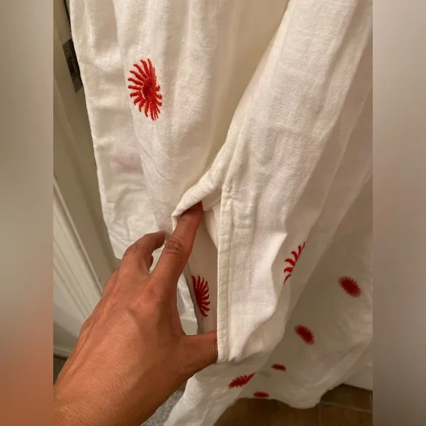 Free people White Dress with Red Floral Embroidery size XS oversized - Image 3