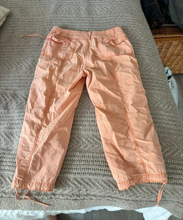 Light Peach Mid Length Cargo Type Pants - Image 5