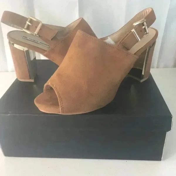 NIB!Spirit Moda Tan -Peek toe -gold back heel Chucky shoes size 9 - Image 2