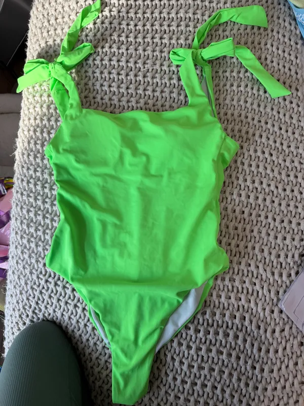 Neon green one piece with low back and ruched butt swimsuit size small wot - Image 2