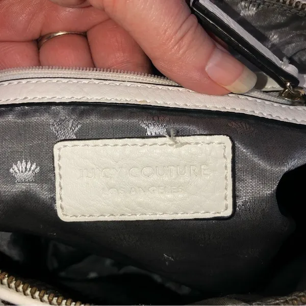 Juicy Couture Crossbody Bag White Pebbled Convertable Adjustable Gold Zip Top - Image 3