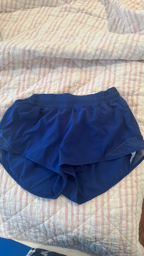 Lululemon Hotty Hot Shorts 2.5" - Image 2